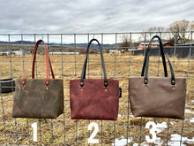 Load image into Gallery viewer, Leather Tote 1