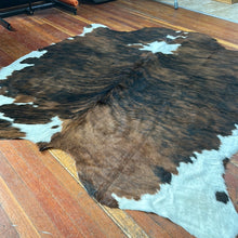 Load image into Gallery viewer, Cowhide Rug